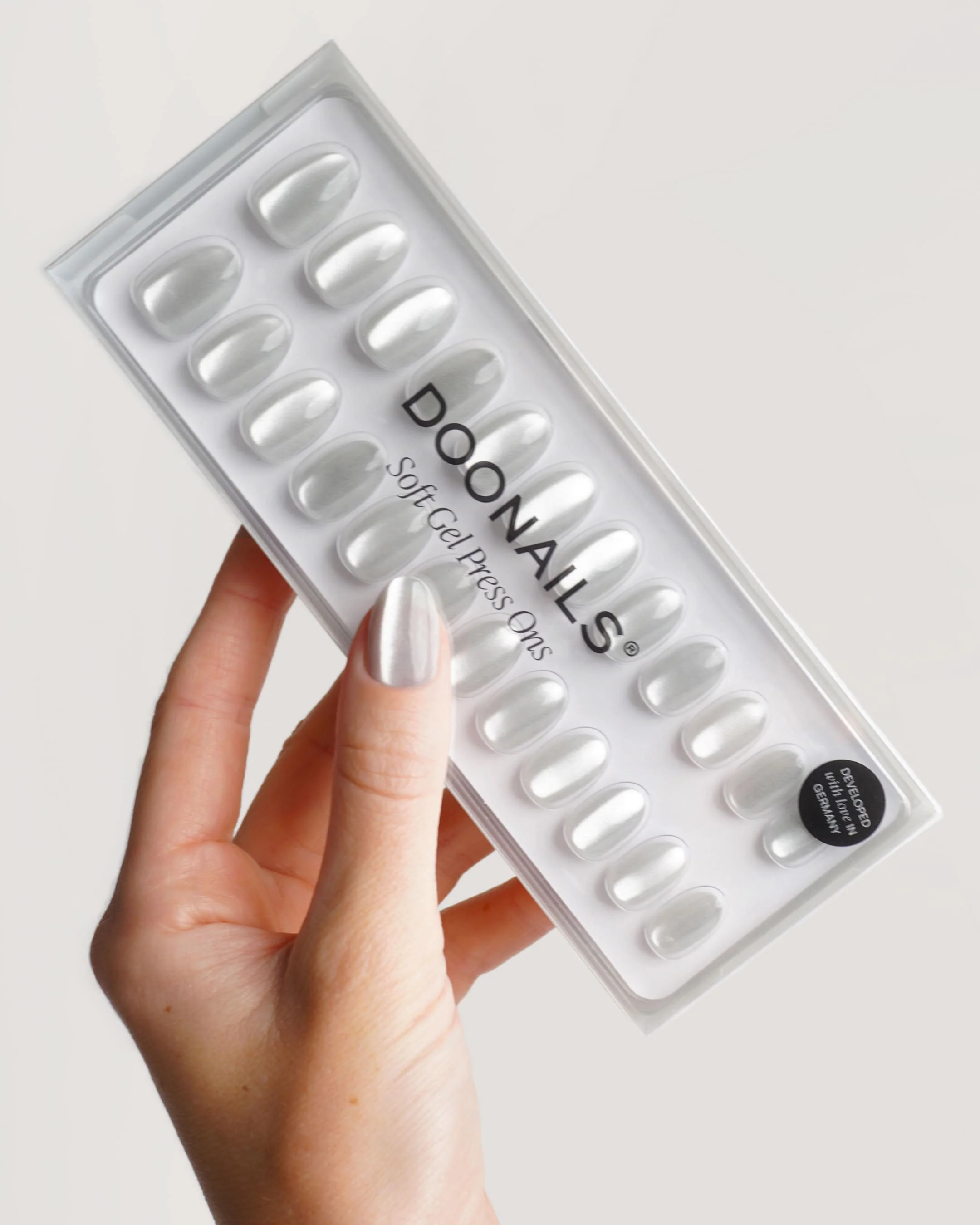 White Cat Eye Short Round Soft Gel Press Ons - Image 4